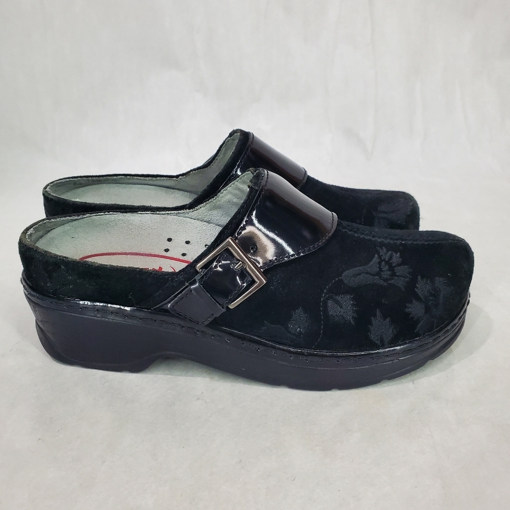 Klogs Austin Suede Embroidered Black Patent Leather Adjustable Strap Boho 9M